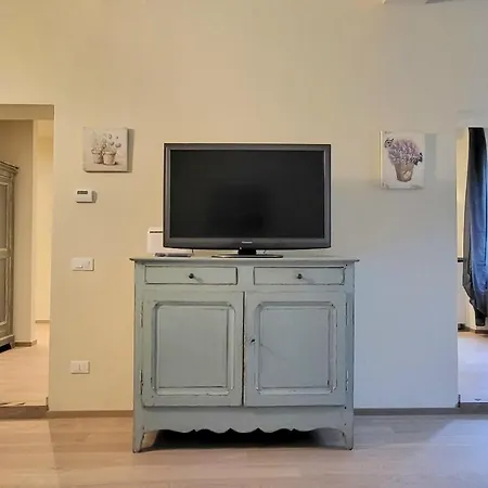 Lo Stellario Di * Lucca